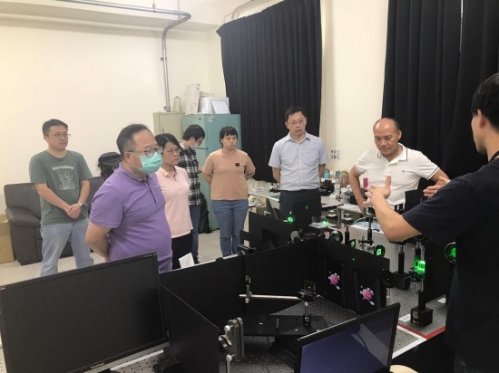 周SIR拜訪孫老師與參訪實驗室.jpg